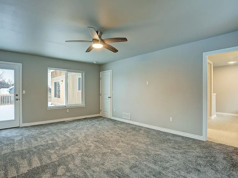 1455 E Esty Dr — Photo 22