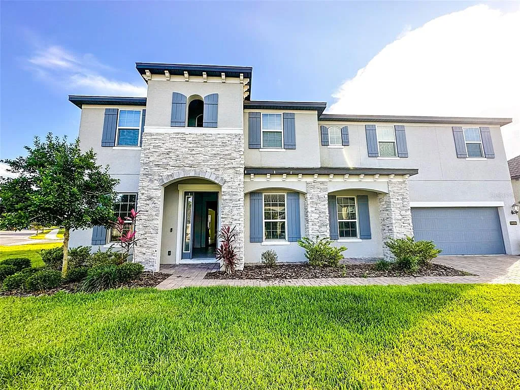 6 bed, 4.0 bath, 4194 sqft, $3,990 — Photo 3