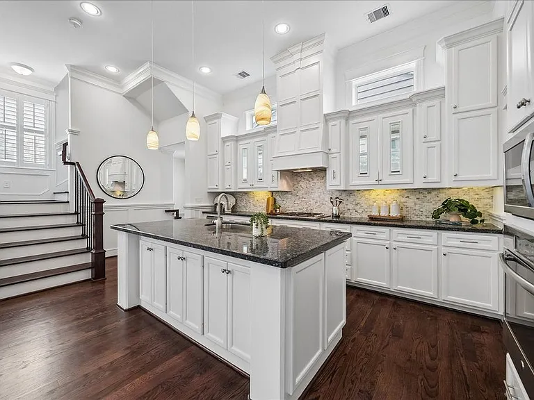 621 Rutland St #D — Photo 3