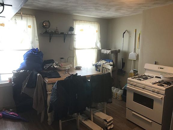 4th image of 78 Brooks St