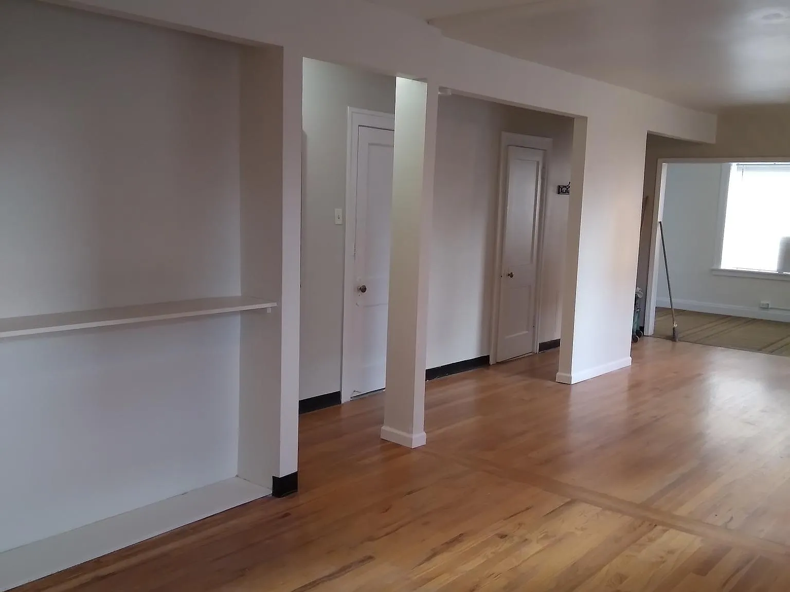 7533 Forsyth Blvd — Photo 3