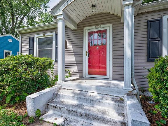 3rd image of 1104 Locust St