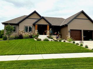 1008 Providence Ln, Sartell, MN 56377