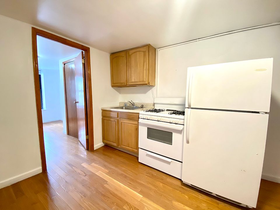 2nd image of 7 Spring St APT 17