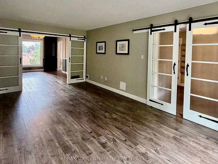 209 Yorkshire Dr — Photo 11