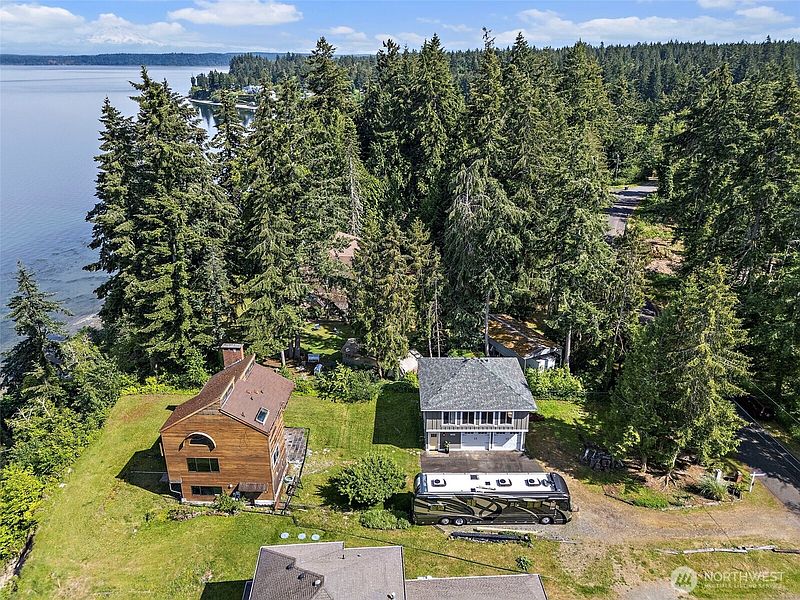 4th image of 7544 Sandy Point Beach Road NE