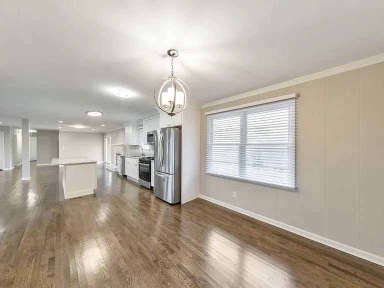 909 Rosedale Dr — Photo 14