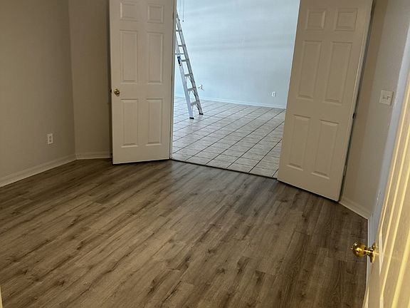 2nd image of 1138 Stratton Ave