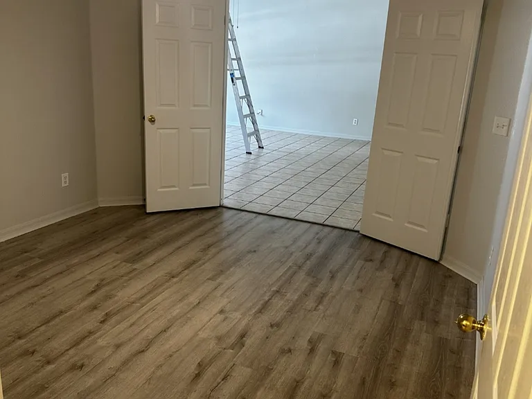 1138 Stratton Ave — Photo 2