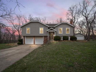 7320 Black Bob Dr, Stilwell, KS, 66085