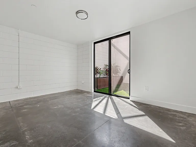 1737 Chalmers St #105E — Photo 7