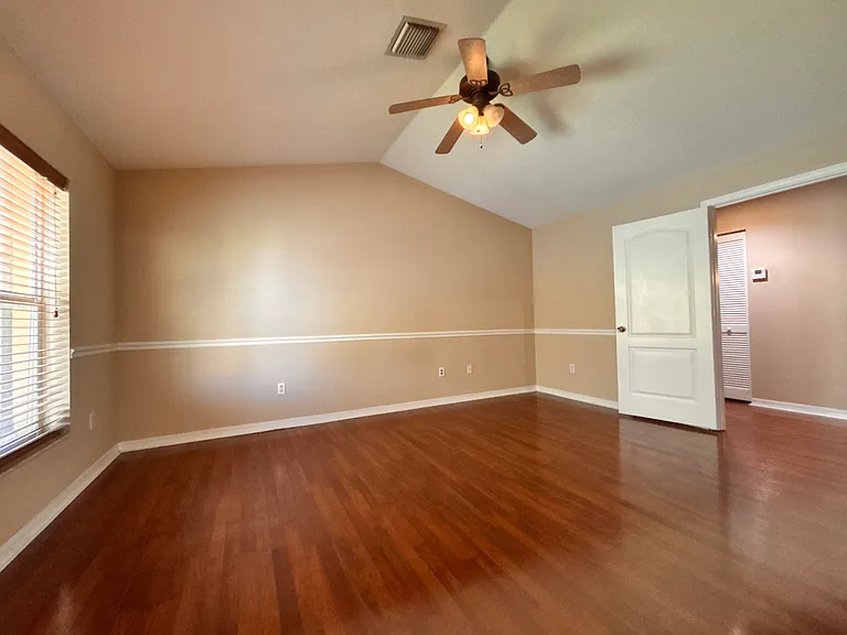 266 River Bluff Ln — Photo 13