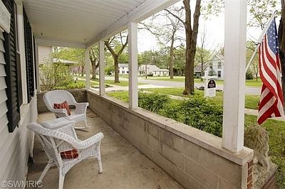 4th image of 608 W Mansion St