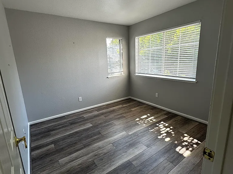 301 Warmcastle Ct — Photo 39