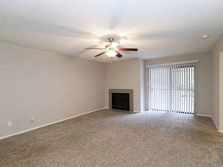 City Crest Apartments — Photo 129