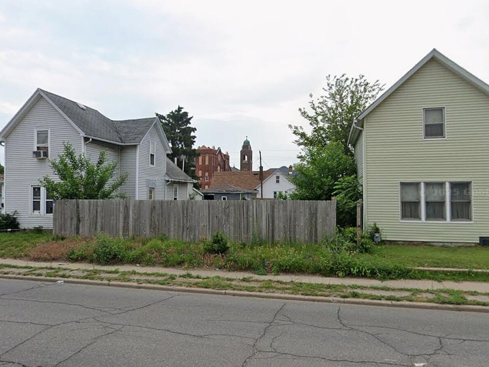 2nd image of 1219 W Sample St
