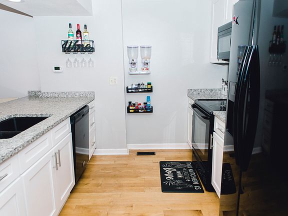 5th image of 8033 Mill Creek Cir #11F