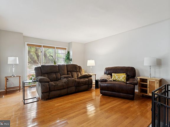 4th image of 1041 Elder Ct
