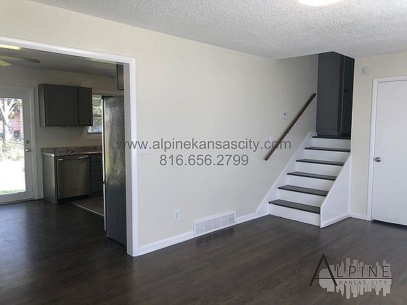 3rd image of 8306 E 106th St