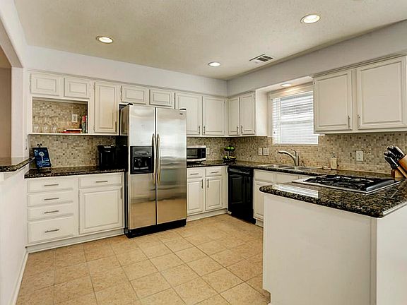 3rd image of 1319 Beaujolais Ln