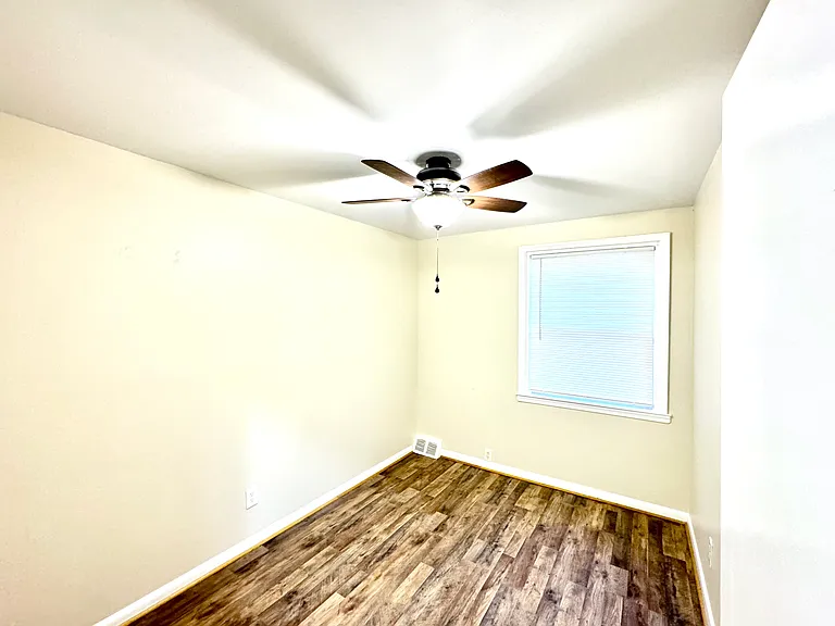 8560 Castor Ave — Photo 13