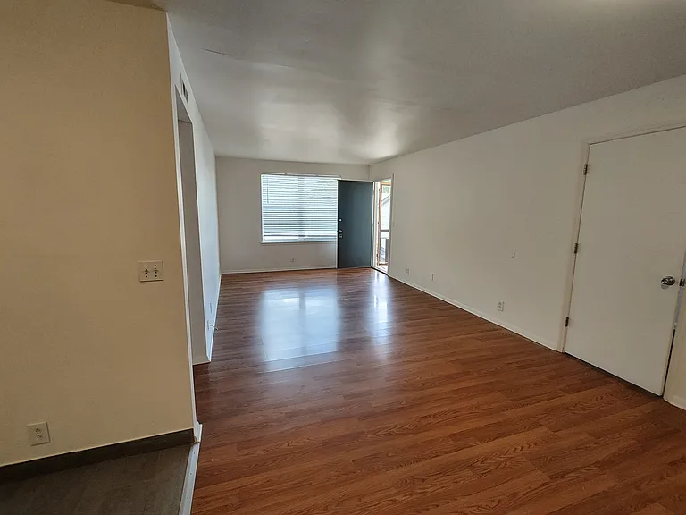2621 Airpark Dr #10 — Photo 3