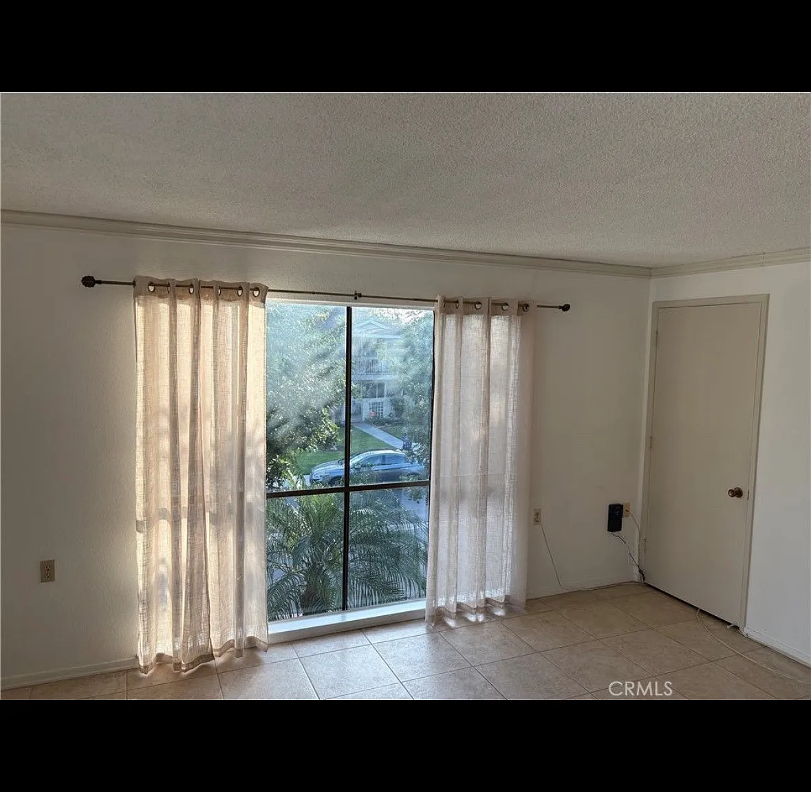 1 bed, 770 sqft, $2,400 — Photo 2