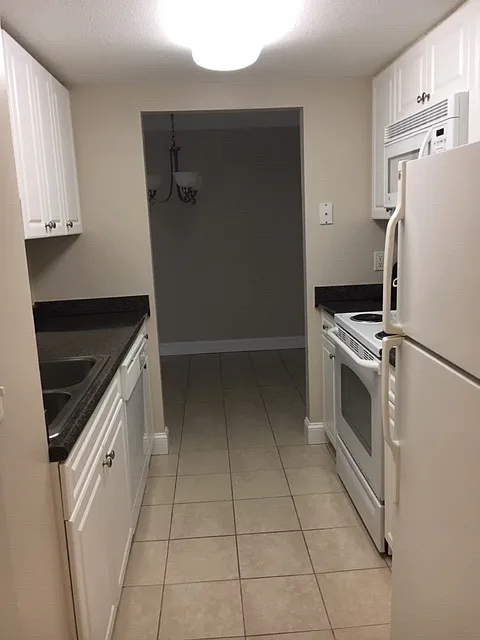 1 bed, 815 sqft, $1,895 — Photo 1