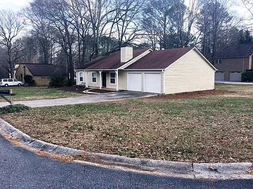 150 Drury Ln NE Photo 1