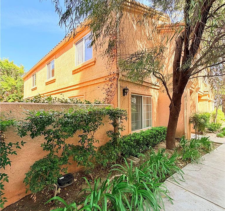 1st image of 25152 Steinbeck Unit B