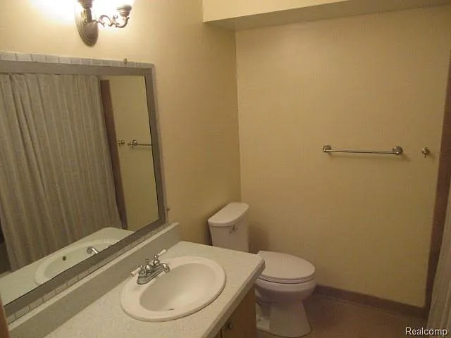 24056 Middlebelt Rd #20 — Photo 13