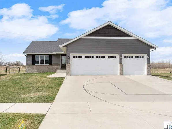 2217 Anchorage Dr, North Mankato, MN 56003