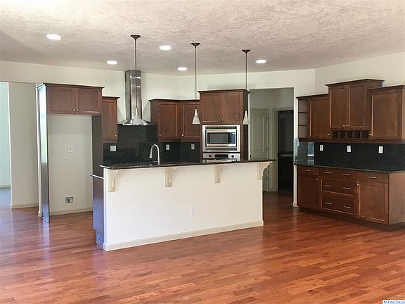 3rd image of 3615 W 48th Ave