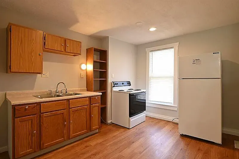 2 bed, 800 sqft, $950 — Photo 2