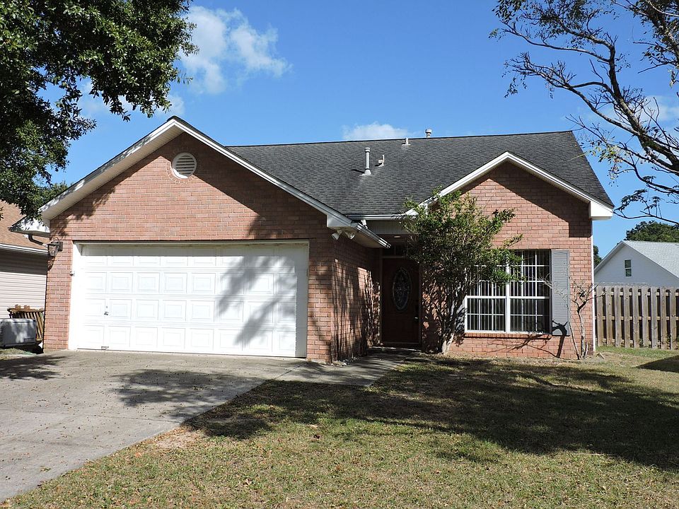 1st image of 560 Desert Oak Dr
