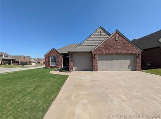 20471 E 35th Pl S, Broken Arrow, OK 74014