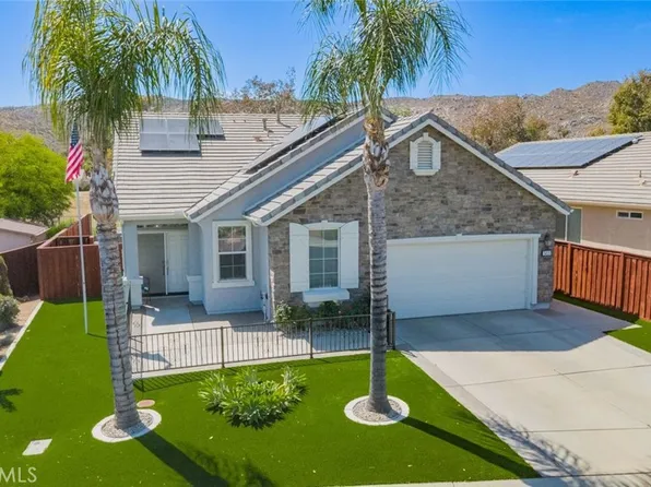565 Pooley Dr, Hemet, CA 92545