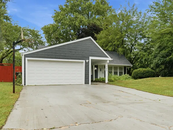 165 Arrowhead Ln, Bolingbrook, IL 60440