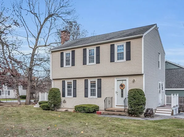 48 Needham St, North Chelmsford, MA 01863