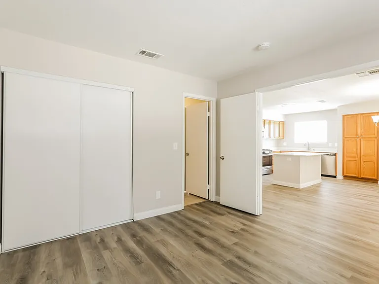 1433 Bellglen Dr — Photo 15