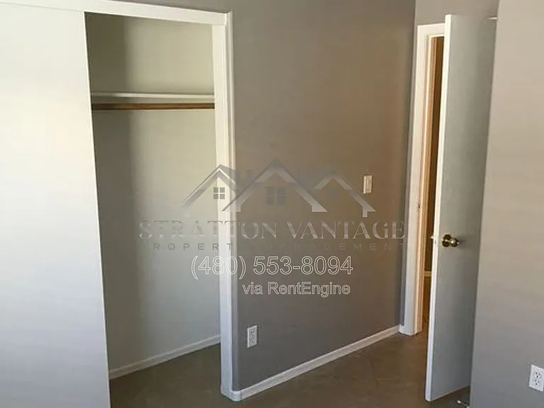 1101 E Elm Rd — Photo 17