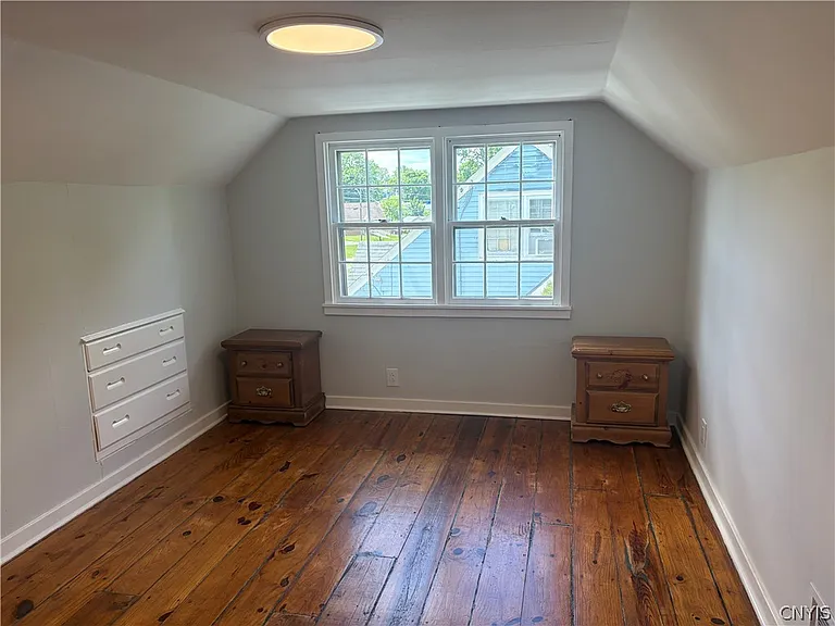 240 Ferncliff Ave — Photo 7