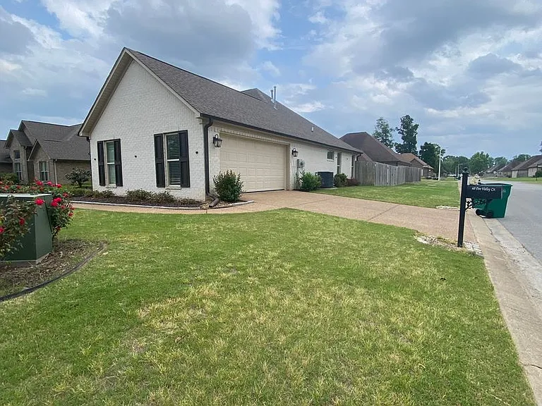 60 Doe Valley Cv — Photo 25