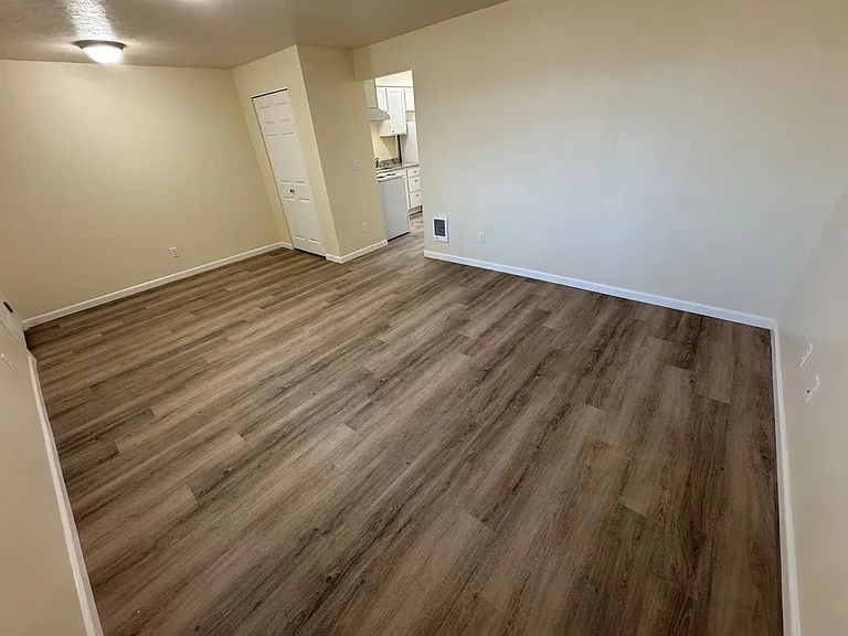 2215 Elm St SW — Photo 13