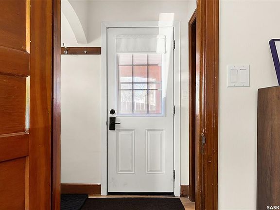 3rd image of 2309 Argyle St
