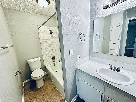 4th image of 1912 Valley Hill Cir #A