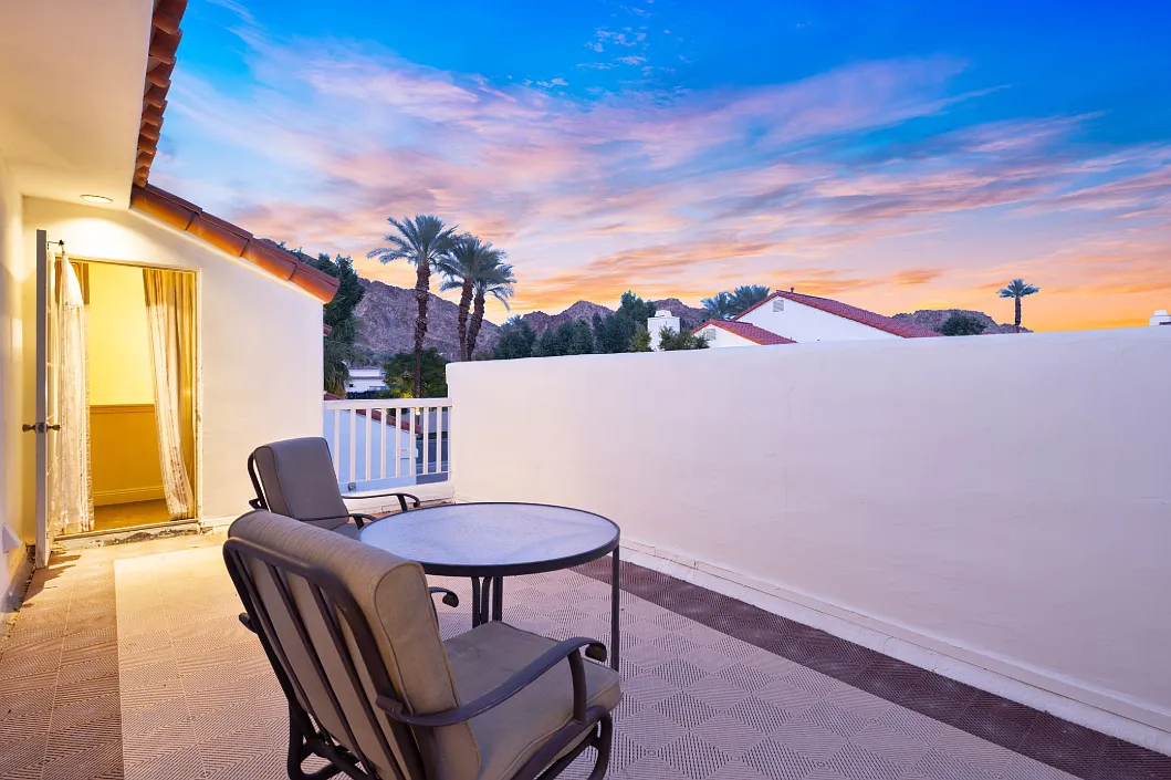 2 bed, 2.5 bath, 1627 sqft, $3,000 — Photo 3