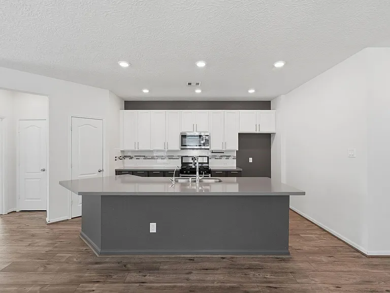 1140 Clonmore Ct — Photo 15