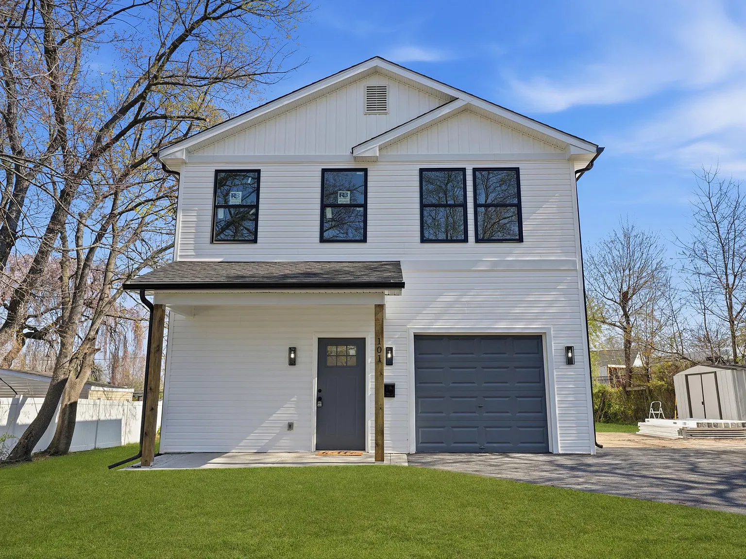 5 bed, 2600 sqft, $4,500 — Photo 2