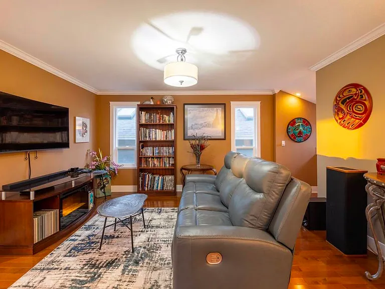 877 Stevens St #2 — Photo 5